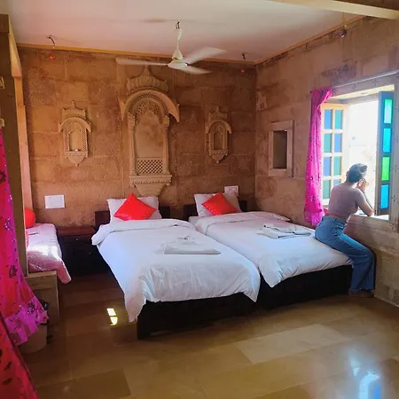 Mud Mirror Guesthouse-3